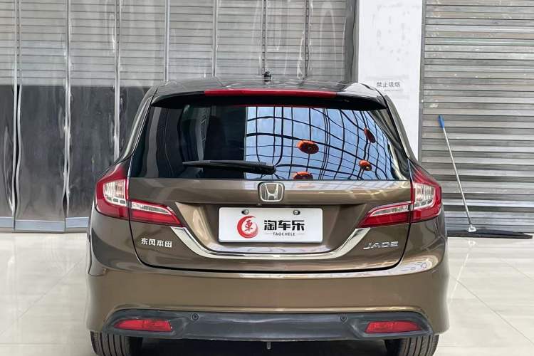 Used Honda Jade 2016 1.8L Automatic Comfort Elite Version 5 Seats Exterior 5