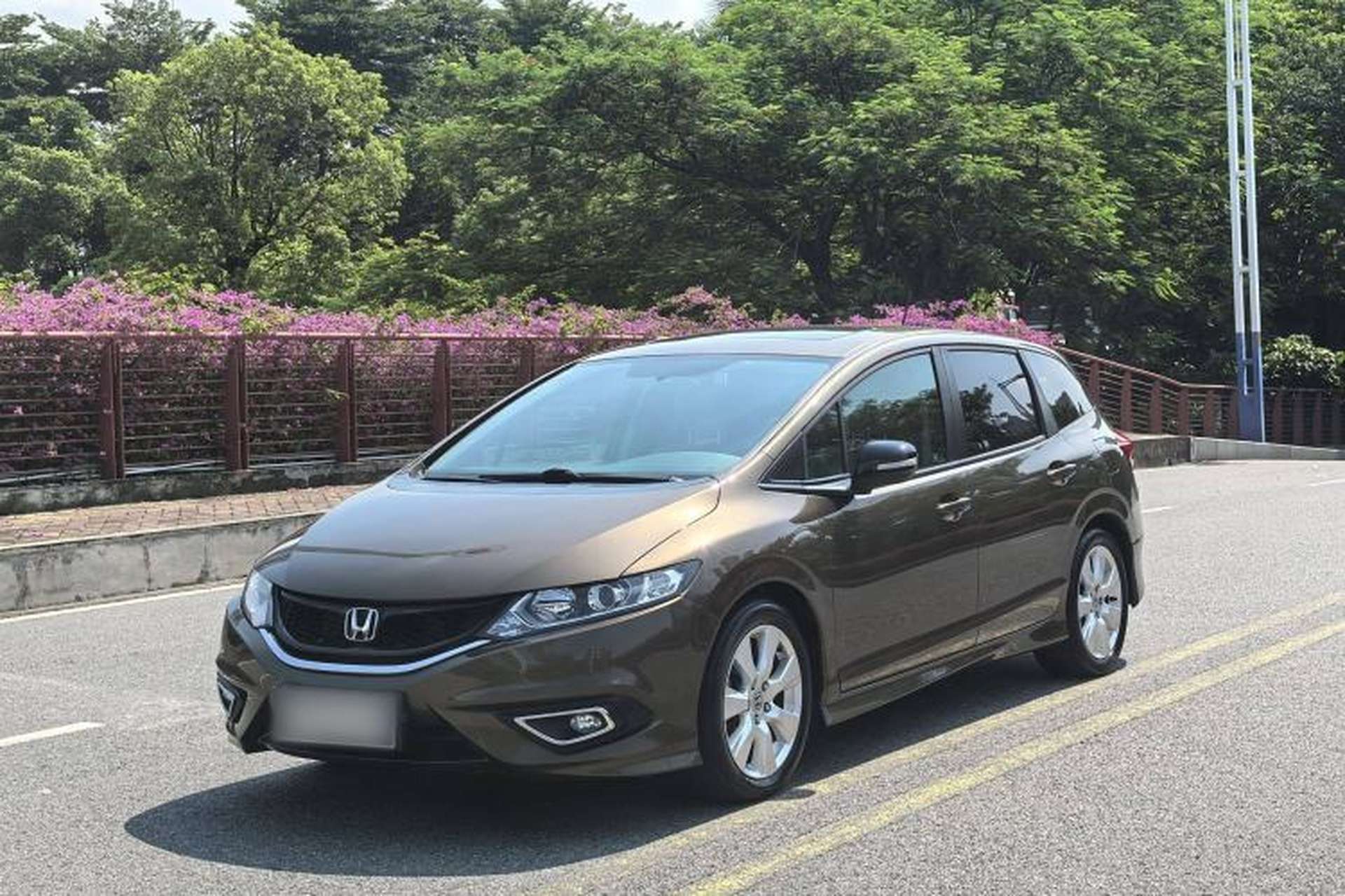 Used Honda Jade 2016 1.8L Automatic Comfort Elite Version 5 Seats Front Left 45 Deg