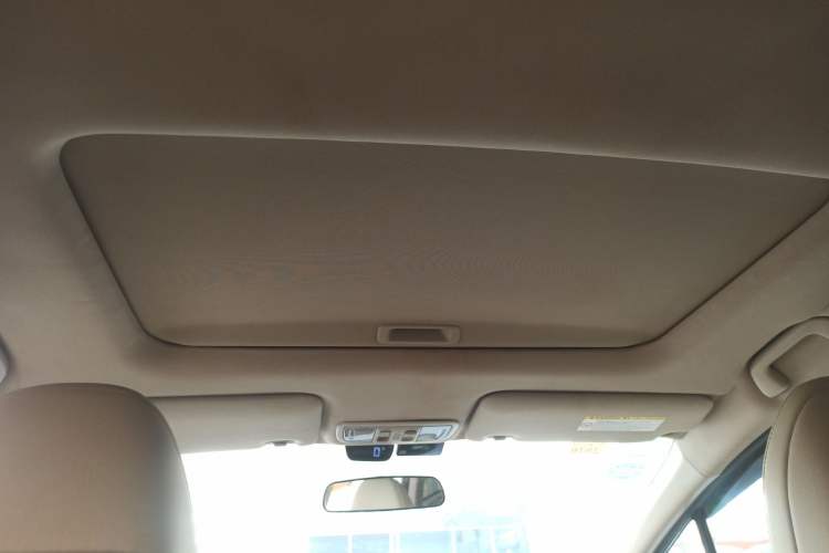 Used Honda Jade 2016 1.8L Automatic Comfort Elite Version 5 Seats Headliner