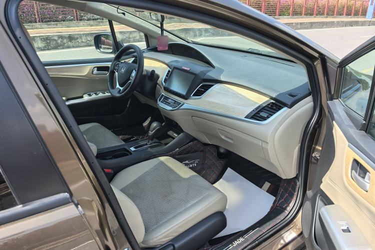 Used Honda Jade 2016 1.8L Automatic Comfort Elite Version 5 Seats Interior 1