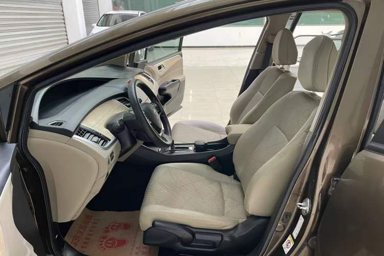 Used Honda Jade 2016 1.8L Automatic Comfort Elite Version 5 Seats Interior 5