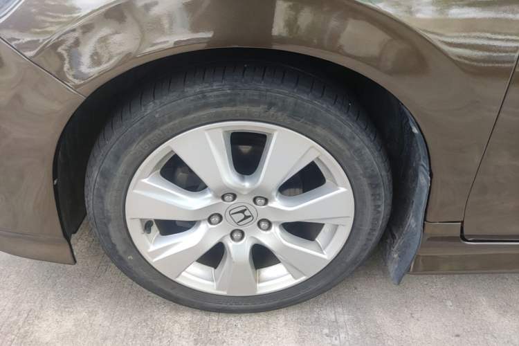Used Honda Jade 2016 1.8L Automatic Comfort Version 5 Seats Left Front Wheel Hub