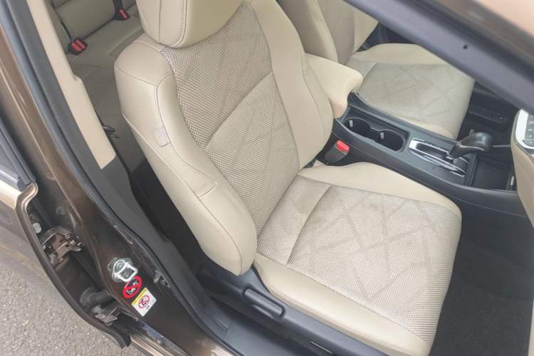 Used Honda Jade 2016 1.8L Automatic Comfort Elite Version 5 Seats Right Front Seat
