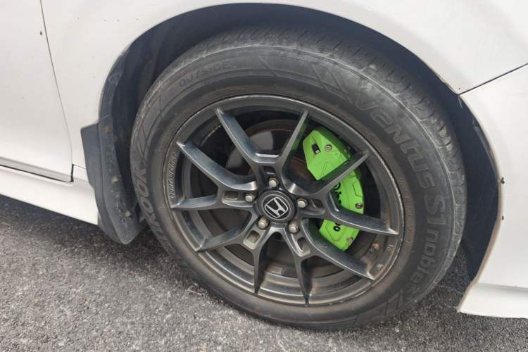 Used Honda Jade 2016 1.8L Automatic Comfort Elite Version 5 Seats Right Front Wheel Hub