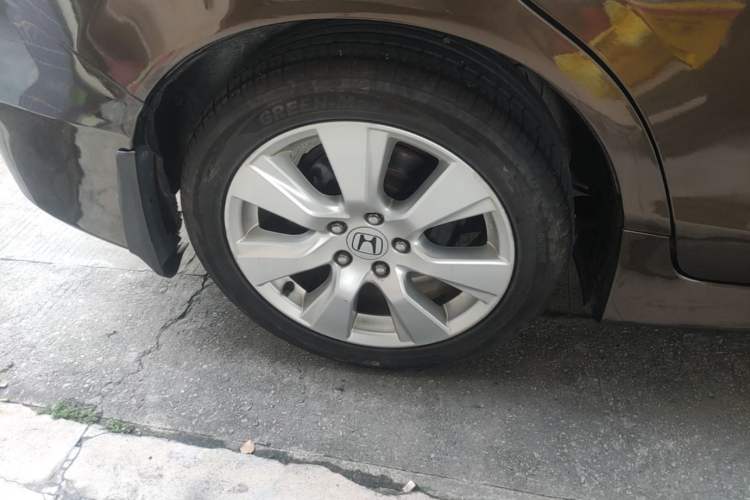 Used Honda Jade 2016 1.8L Automatic Comfort Version 5 Seats Right Rear Wheel Hub