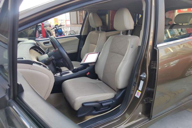 Used Honda Jade 2016 1.8L Automatic Comfort Elite Version 5 Seats Left Front Seat