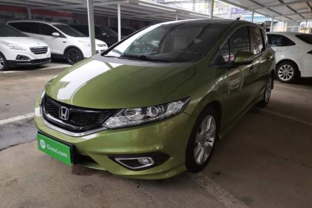 Honda Jade 2016 1.8L Automatic Comfort Elite Version 5 Seats مستعملة