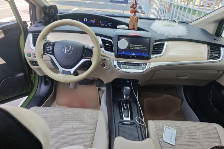 Used Honda Jade 2016 1.8L Automatic Comfort Elite Version 5 Seats Center Console