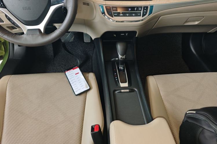 Used Honda Jade 2016 1.8L Automatic Comfort Version 5 Seats Gear Lever