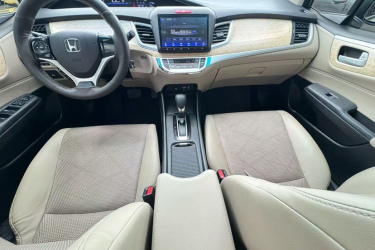Used Honda Jade 2016 1.8L Automatic Comfort Version 5 Seats Interior 2