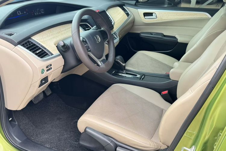 Used Honda Jade 2016 1.8L Automatic Comfort Version 5 Seats Interior 3