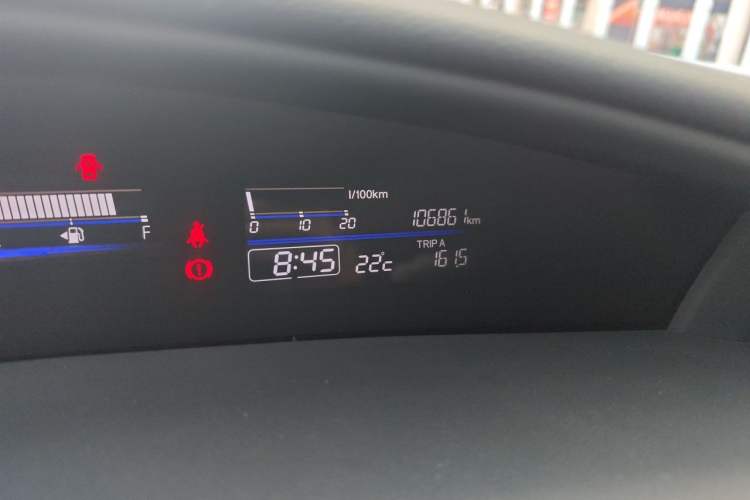 Used Honda Jade 2016 1.8L Automatic Comfort Elite Version 5 Seats Odometer Close Up