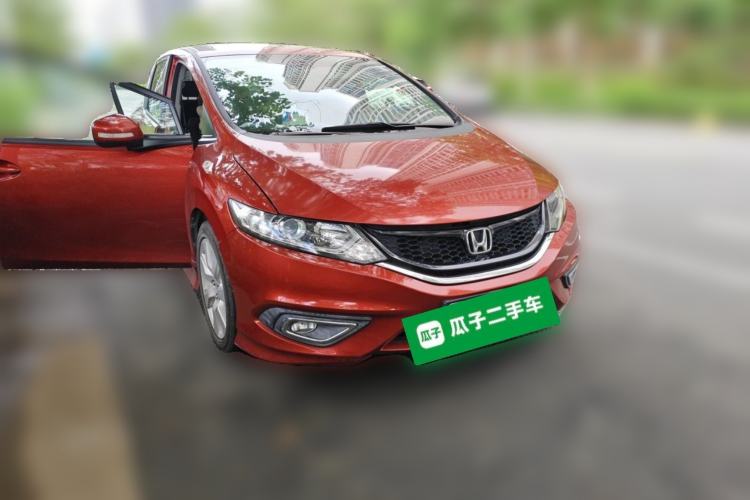 Used Honda Jade 2016 1.8L Automatic Comfort Elite Version 5 Seats Front Right 45 Deg