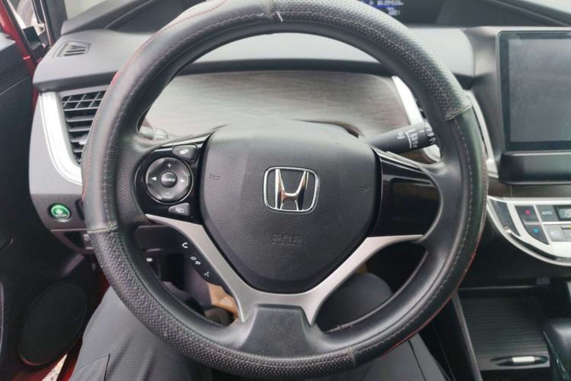Used Honda Jade 2016 1.8L Automatic Comfort Elite Version 5 Seats Steering Wheel