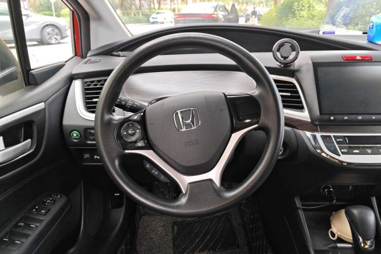 Used Honda Jade 2016 1.8L Automatic Comfort Elite Version 5 Seats Steering Wheel