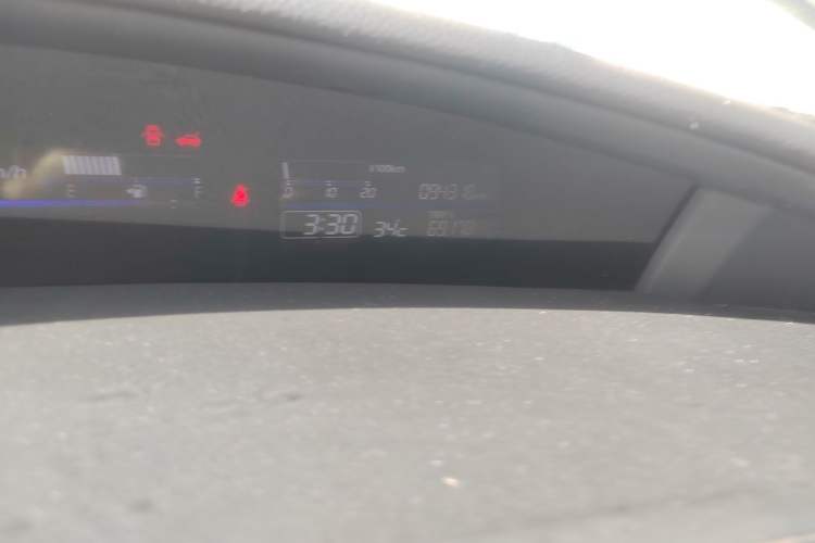 Used Honda Jade 2016 1.8L Automatic Comfort Elite Version 5 Seats Odometer Close Up