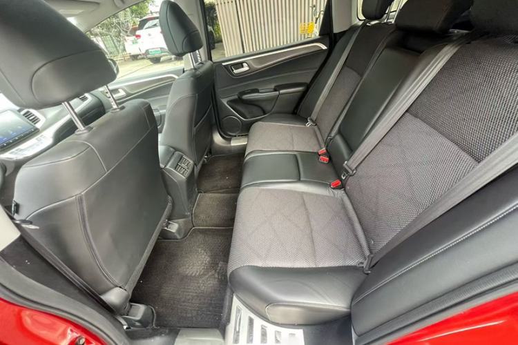 Used Honda Jade 2016 1.8L Automatic Comfort Elite Version 5 Seats Exterior 4