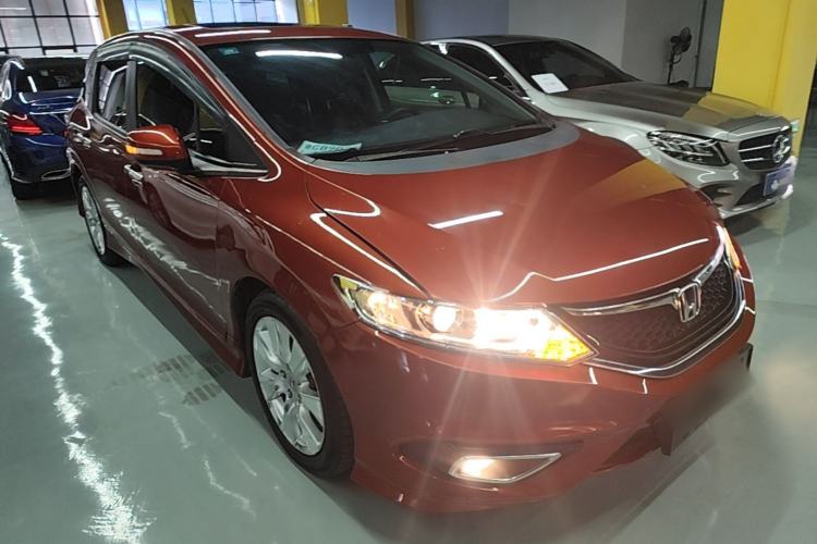 Used Honda Jade 2016 1.8L Automatic Comfort Elite Version 5 Seats Front Right 45 Deg