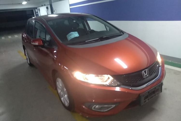 Used Honda Jade 2016 1.8L Automatic Comfort Elite Version 5 Seats Front Right 45 Deg