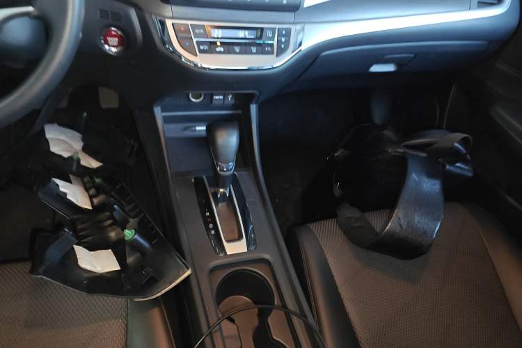 Used Honda Jade 2016 1.8L Automatic Comfort Elite Version 5 Seats Gear Lever