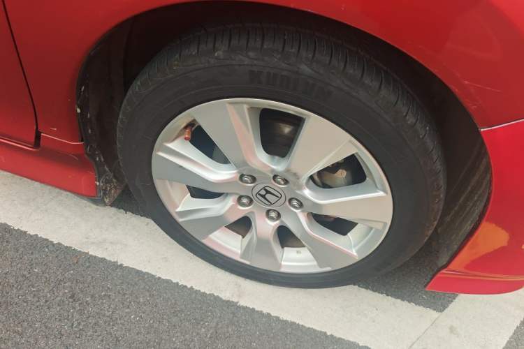 Used Honda Jade 2016 1.8L Automatic Comfort Elite Version 5 Seats Right Front Wheel Hub