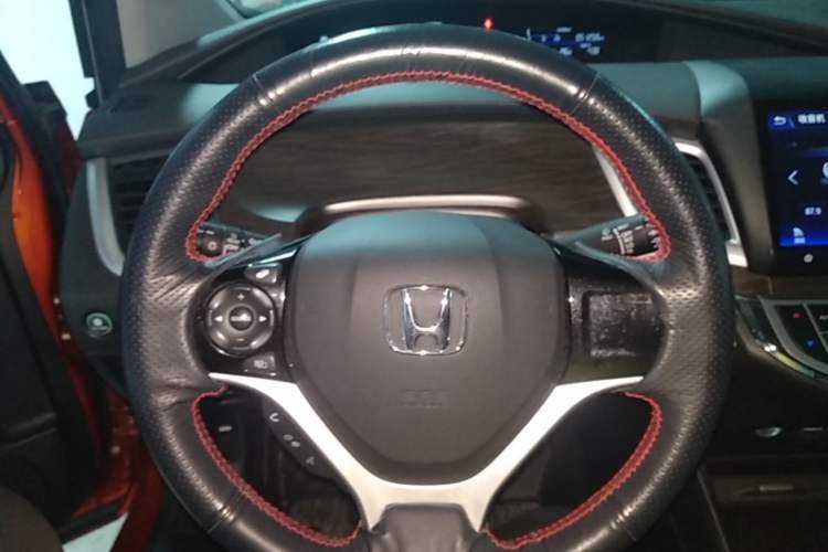 Used Honda Jade 2016 1.8L Automatic Comfort Elite Version 5 Seats Steering Wheel