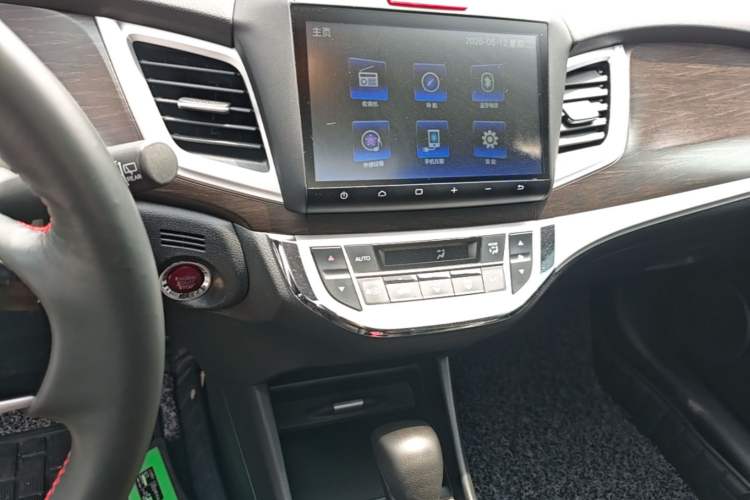 Used Honda Jade 2016 1.8L Automatic Comfort Elite Version 5 Seats Audio And AC Panel
