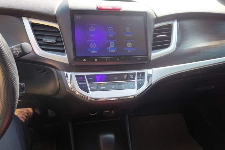 Used Honda Jade 2016 1.8L Automatic Comfort Version 5 Seats Audio And AC Panel