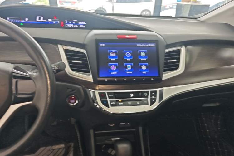 Used Honda Jade 2016 1.8L Automatic Comfort Elite Version 5 Seats Audio And AC Panel