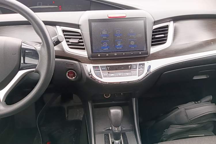 Used Honda Jade 2016 1.8L Automatic Comfort Elite Version 5 Seats Audio And AC Panel