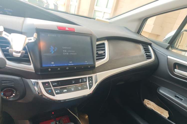 Used Honda Jade 2016 1.8L Automatic Comfort Elite Version 5 Seats Audio And AC Panel