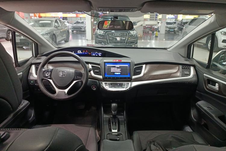 Used Honda Jade 2016 1.8L Automatic Comfort Elite Version 5 Seats Center Console