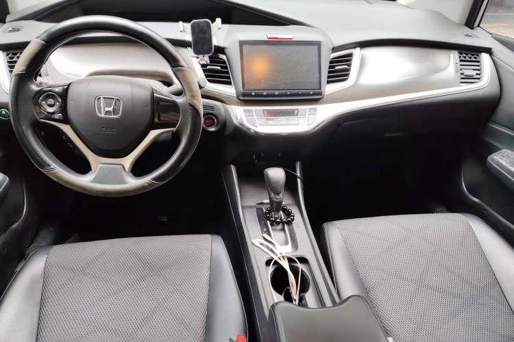 Used Honda Jade 2016 1.8L Automatic Comfort Elite Version 5 Seats Center Console
