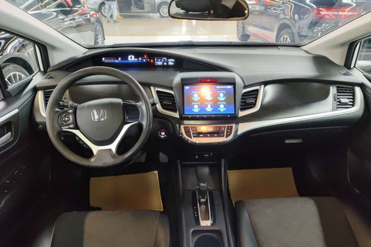 Used Honda Jade 2016 1.8L Automatic Comfort Elite Version 5 Seats Center Console