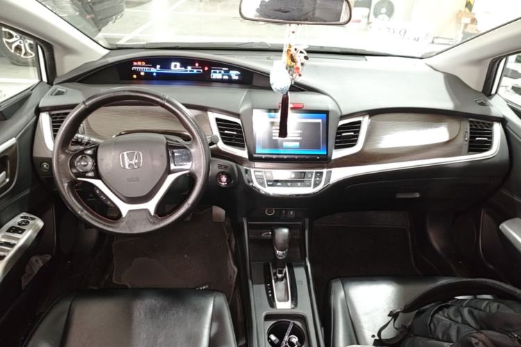 Used Honda Jade 2016 1.8L Automatic Comfort Elite Version 5 Seats Center Console