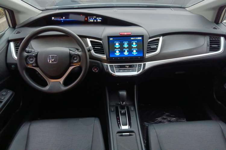 Used Honda Jade 2016 1.8L CVT Luxury Edition 5-seater Center Console