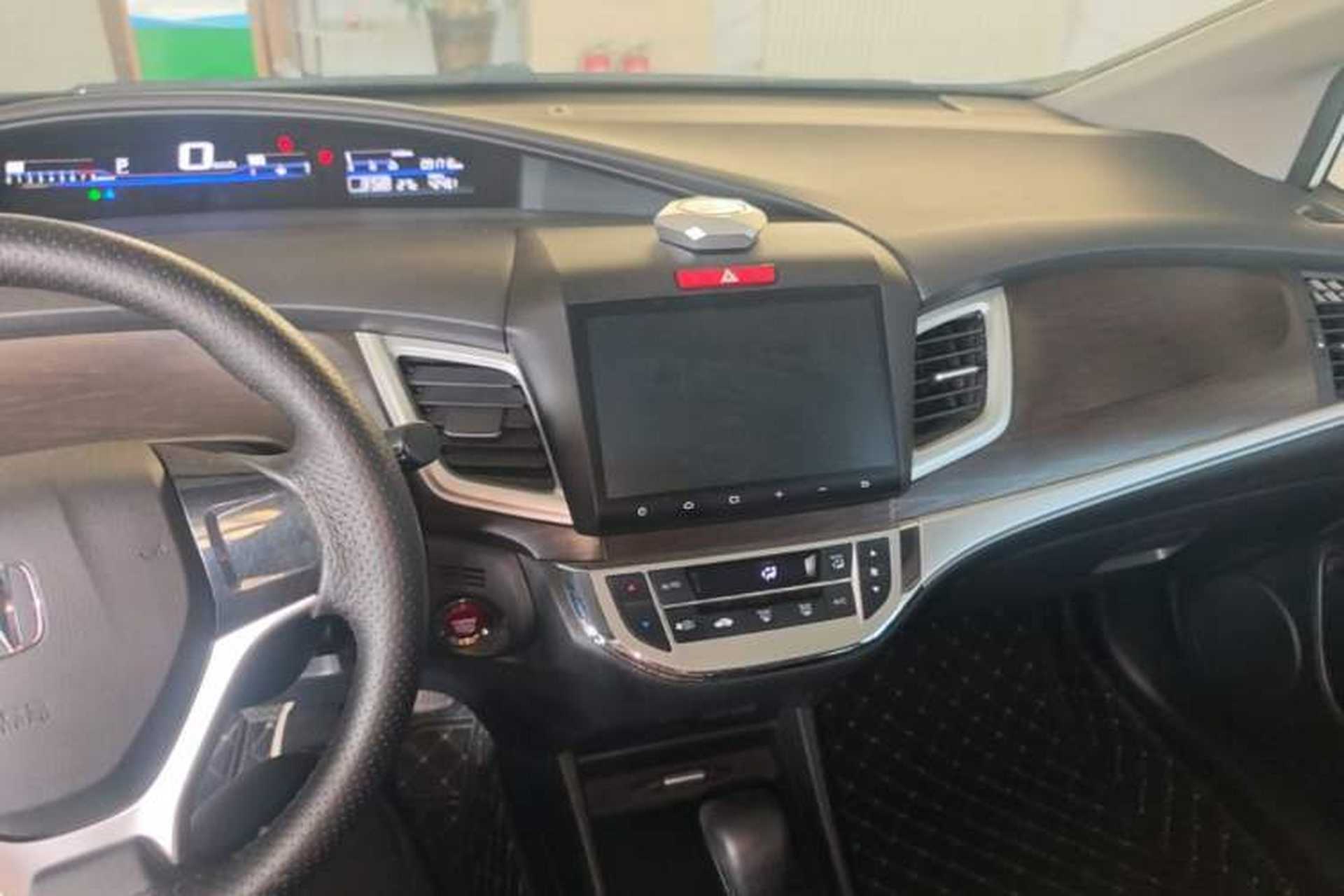 Used Honda Jade 2016 1.8L Automatic Comfort Elite Version 5 Seats Center Console