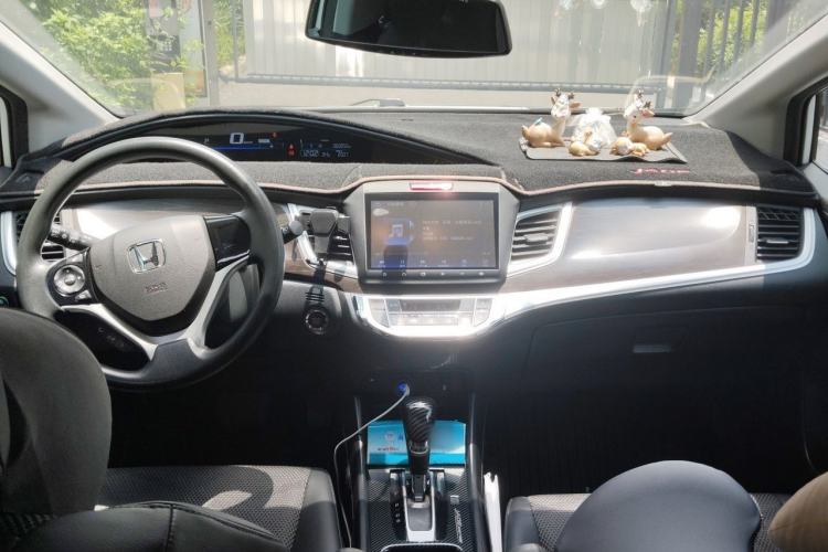 Used Honda Jade 2016 1.8L Automatic Comfort Elite Version 5 Seats Center Console