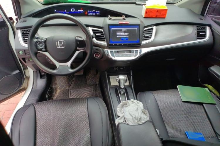 Used Honda Jade 2016 1.8L Automatic Comfort Elite Version 5 Seats Center Console