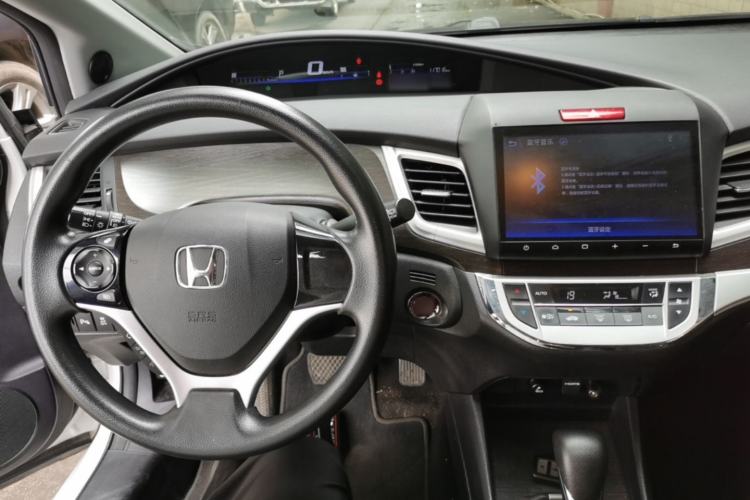 Used Honda Jade 2016 1.8L Automatic Comfort Elite Version 5 Seats Center Console