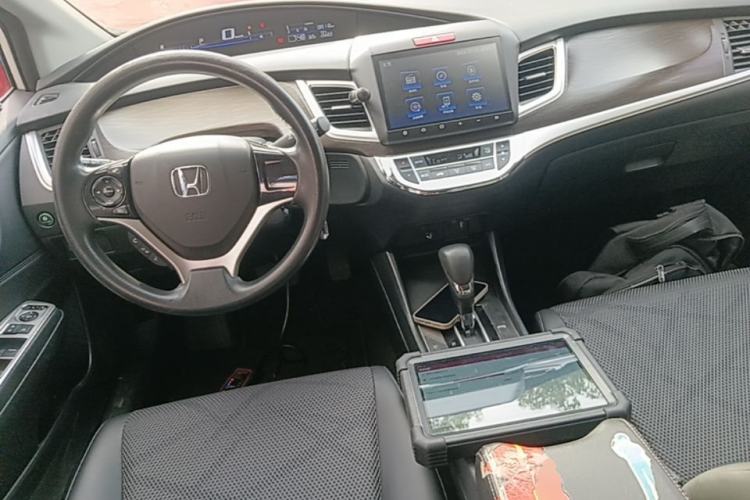 Used Honda Jade 2016 1.8L Automatic Comfort Version 5 Seats Center Console