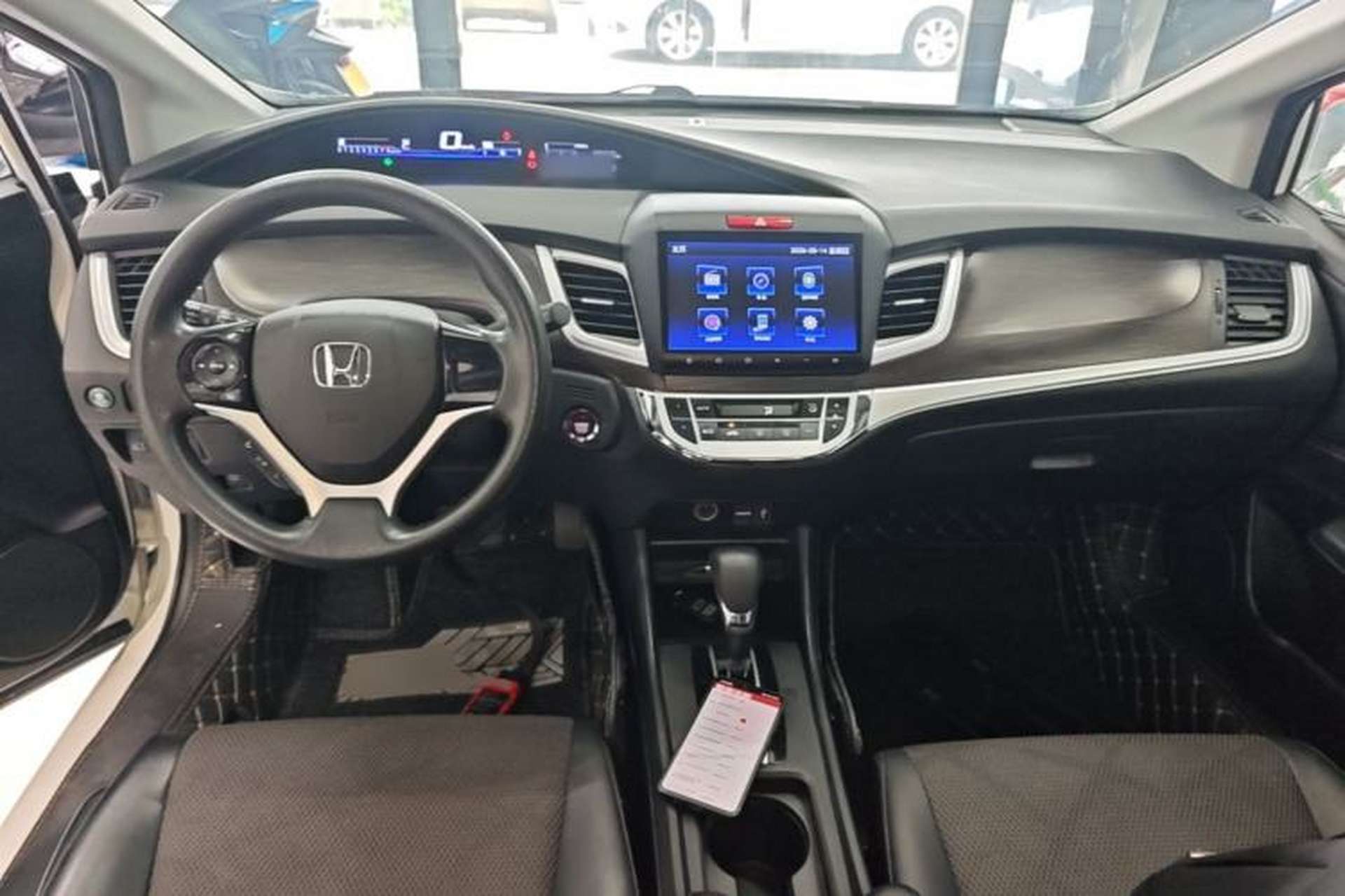 Used Honda Jade 2016 1.8L Automatic Comfort Elite Version 5 Seats Center Console
