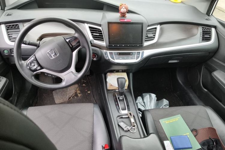 Used Honda Jade 2016 1.8L Automatic Comfort Elite Version 5 Seats Center Console