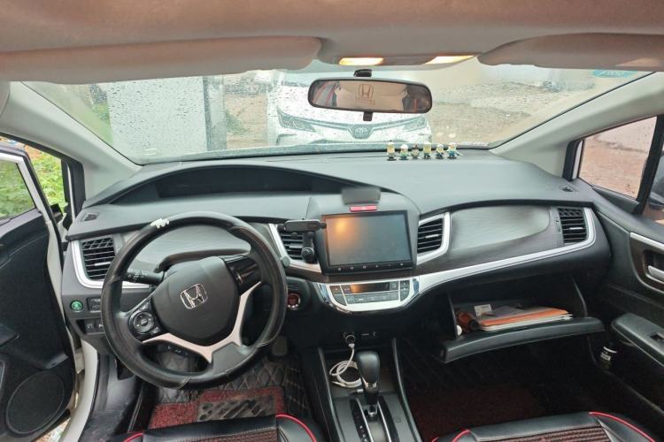 Used Honda Jade 2016 1.8L Automatic Comfort Elite Version 5 Seats Center Console