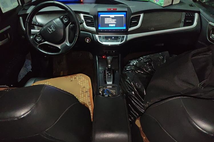 Used Honda Jade 2016 1.8L CVT Luxury Edition 5-seater Center Console