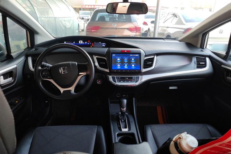 Used Honda Jade 2016 1.8L Automatic Comfort Elite Version 5 Seats Center Console