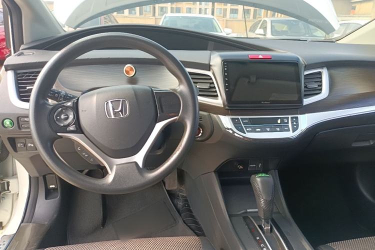Used Honda Jade 2016 1.8L Automatic Comfort Elite Version 5 Seats Center Console