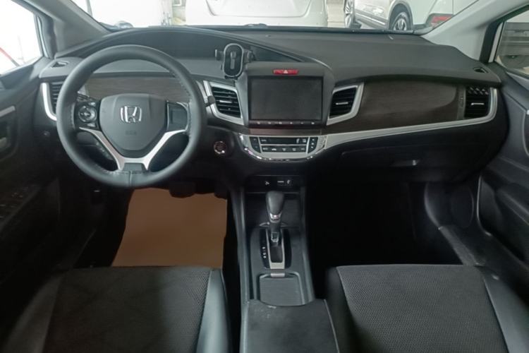 Used Honda Jade 2016 1.8L Automatic Comfort Elite Version 5 Seats Center Console
