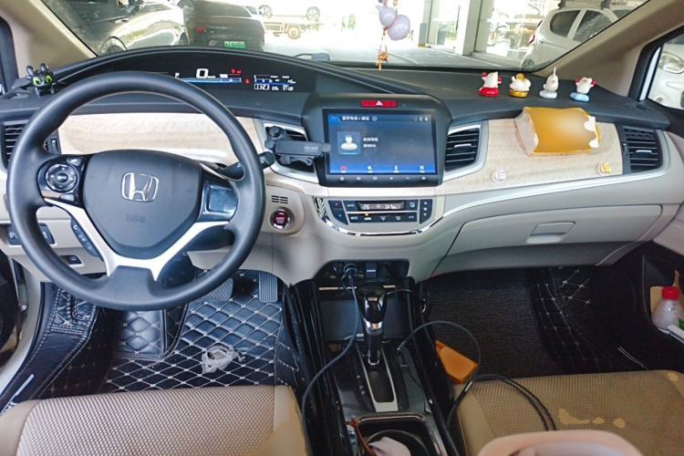Used Honda Jade 2016 1.8L Automatic Comfort Elite Version 5 Seats Center Console