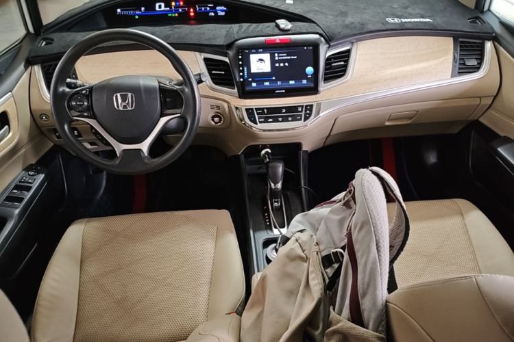 Used Honda Jade 2016 1.8L Automatic Comfort Elite Version 5 Seats Center Console